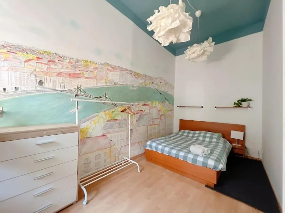 Just Chillin Apt-Budapest Most Historic Landmarks Apartment