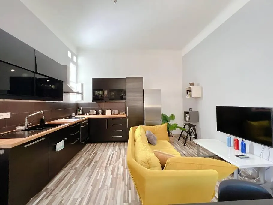 Apartment Just Chillin Apt-Budapest Most Historic Landmarks