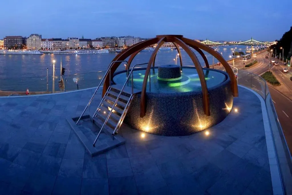 Just Chillin Apt-Budapest Most Historic Landmarks Hungary
