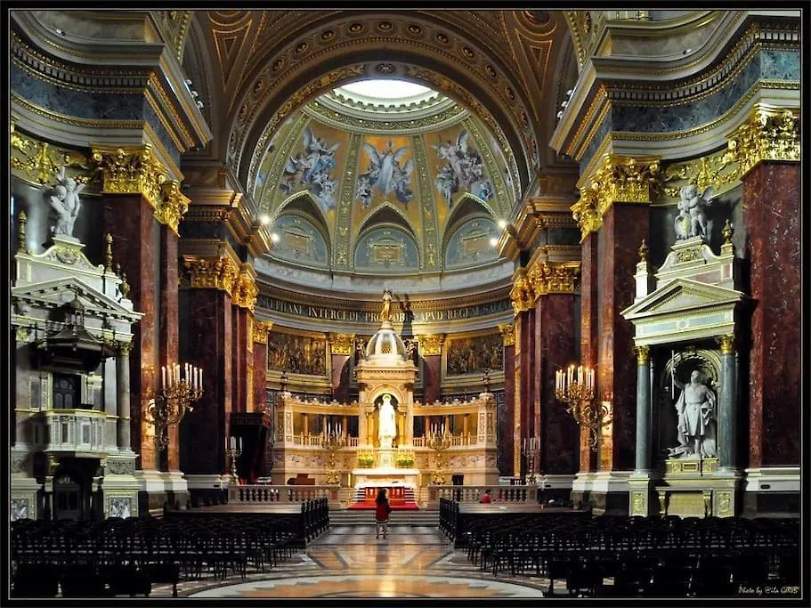 Just Chillin Apt-Budapest Most Historic Landmarks Hungary